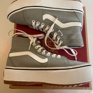 New Vans Filmore Women's High-Top Shoes ~ No tag but new in original box
